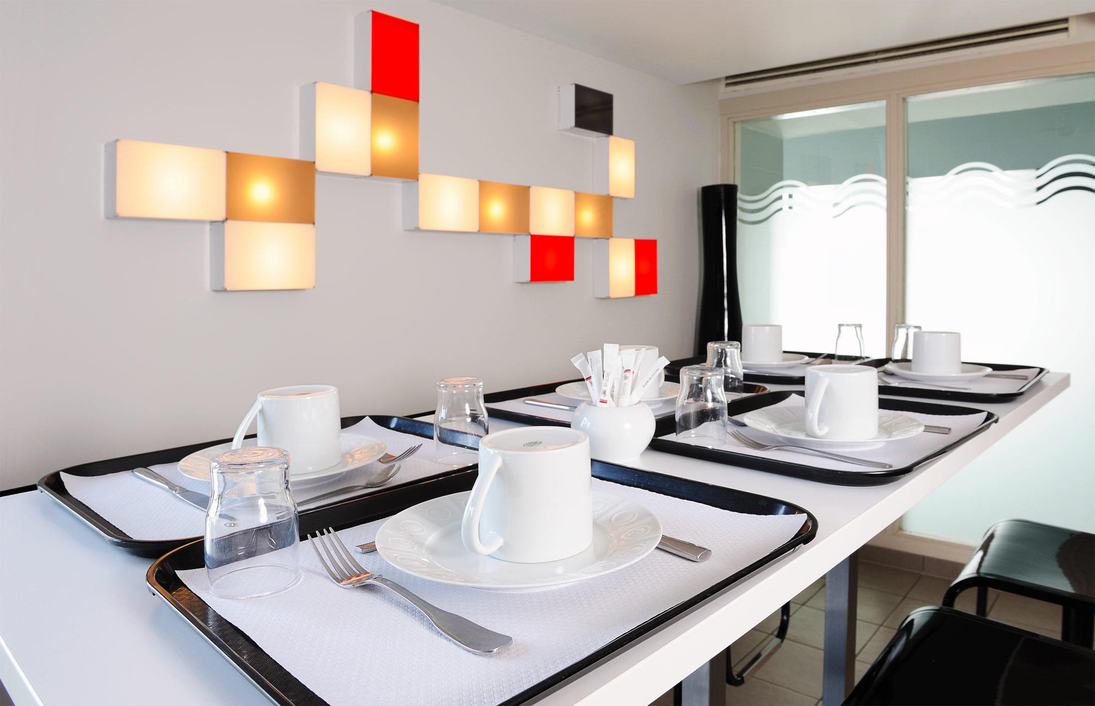 Residhome Carrieres La Defense Carrières-sur-Seine Restaurante foto