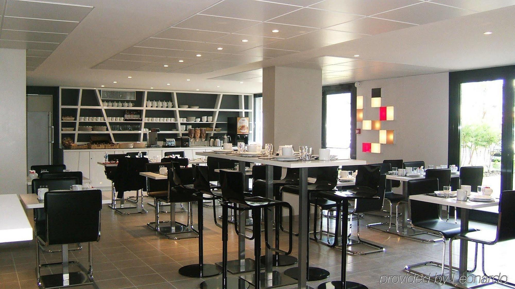 Residhome Carrieres La Defense Carrières-sur-Seine Restaurante foto
